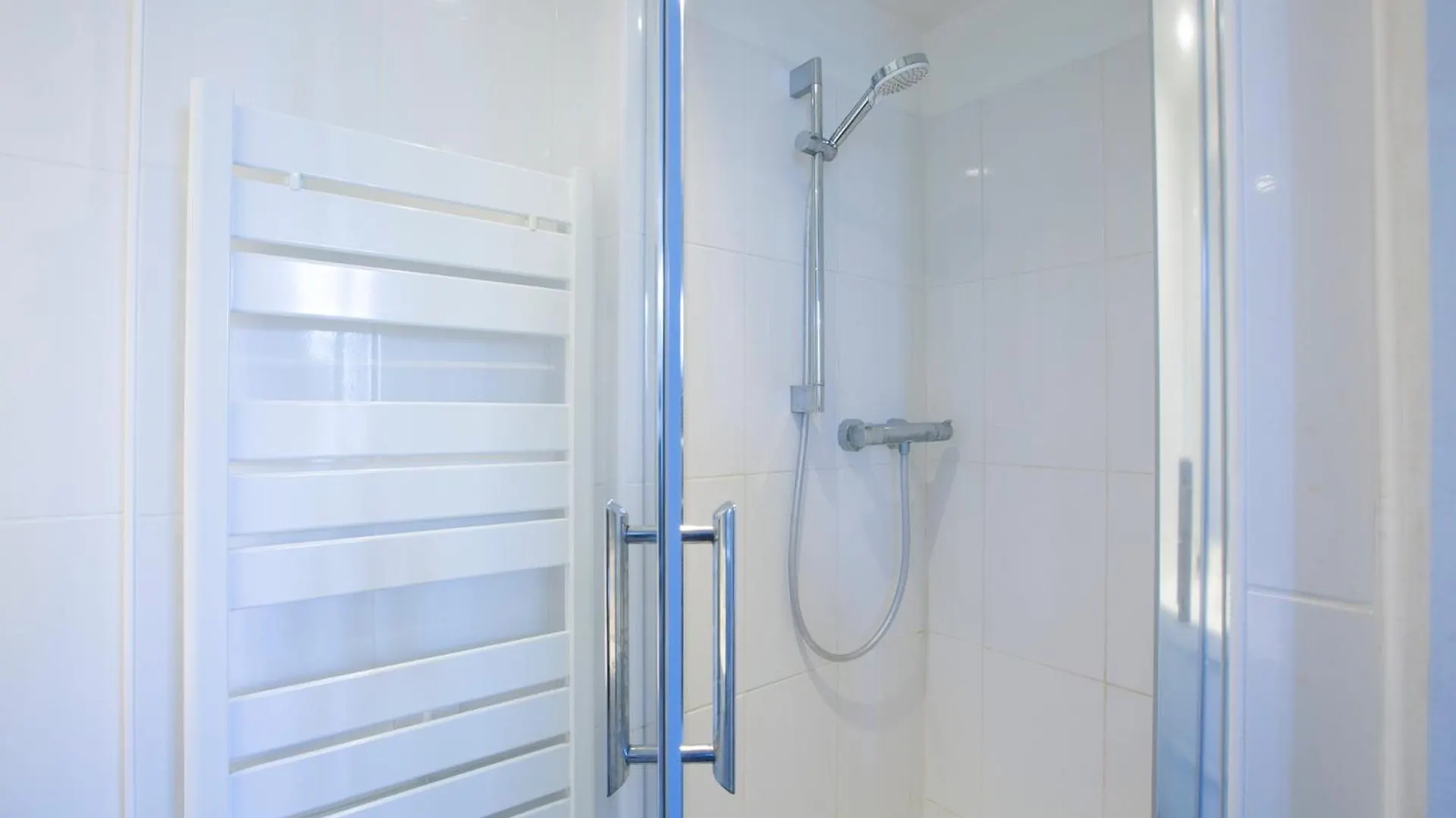 Апартаменты Cozy 1 Bedroom In Center Of - Sc04